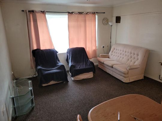 2 bedroom flat to rent - Photo 1