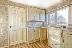 1 BEDROOM Maisonette - Photo 5