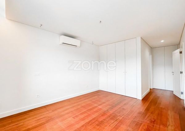 Apartamento T4 em Porto