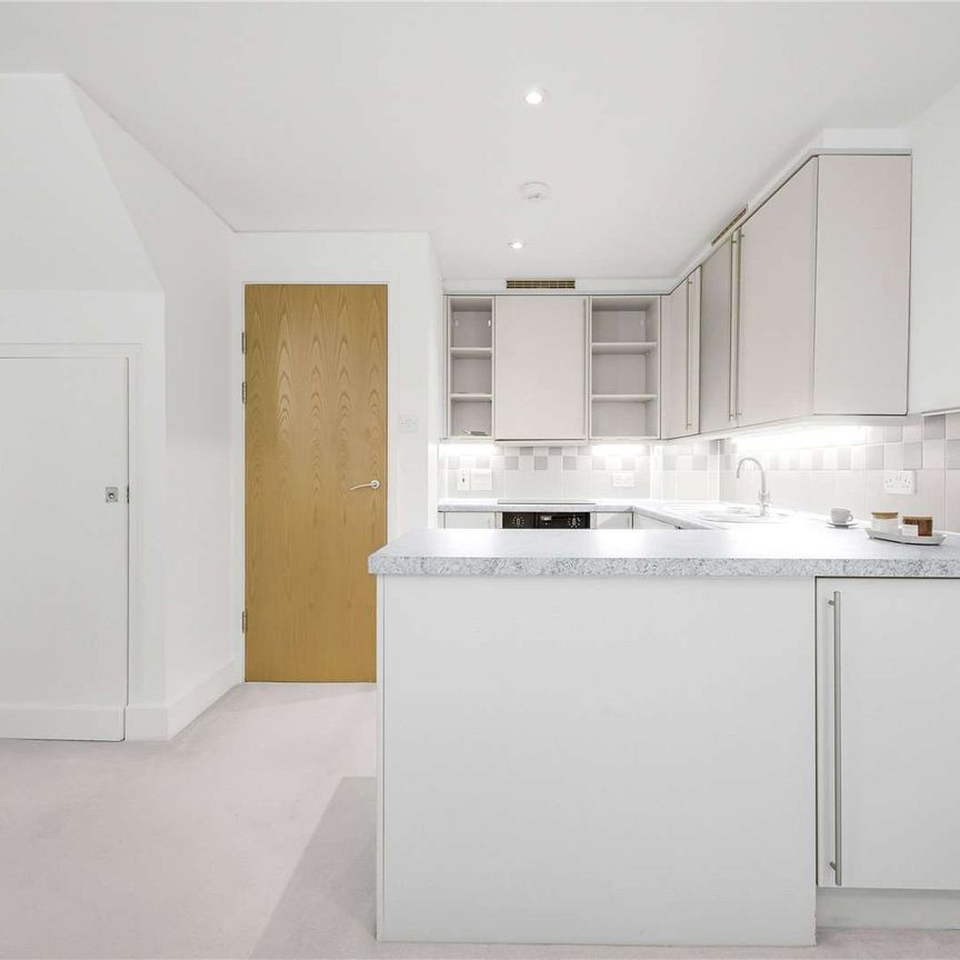 A charmingly designed 1 bedroom flat on Cramer Street in the heart of Marylebone. - Photo 1