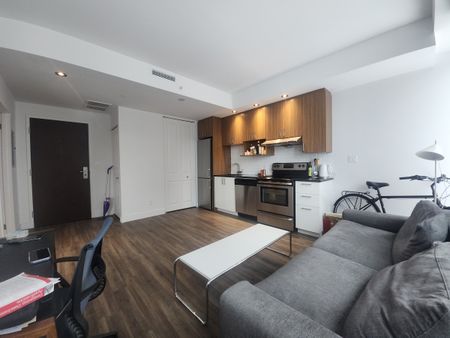 Ville-Marie : Condo moderne d’une chambre, semi-meublé ! - Photo 5