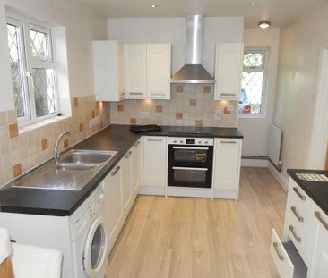 3 bedroom semi-detached house to rent - Photo 6