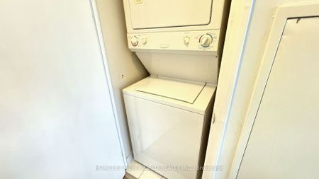 For Lease - 220 Victoria Street Unit# 1806, Toronto, Ontario - Photo 4