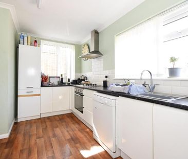 3 bedroom detached house to rent - Photo 2