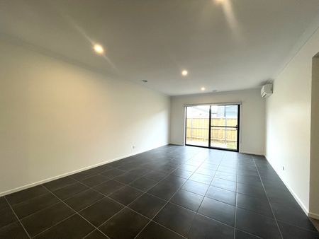 14 Borage Street, Mickleham VIC 3064 - Photo 2