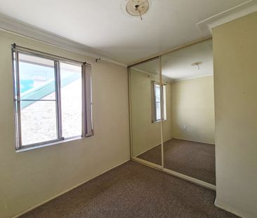 Two bedroom two storey townhouse style apartment - Photo 2