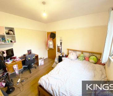 5 bedroom semi-detached house to rent - Photo 4