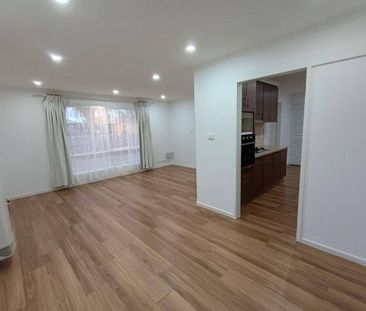 Fully Renovated House - Next to Melton Train Station - Photo 4