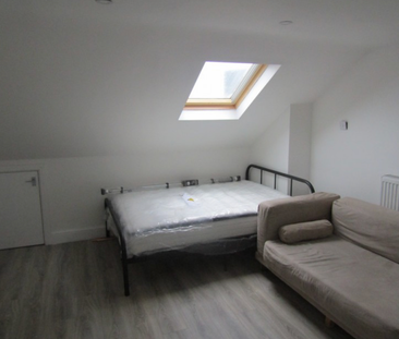 Studio Apartment, High Road, Southampton SO16 - Photo 2