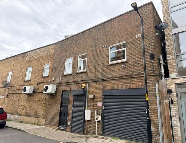 3 bedroom flat to rent - Photo 1