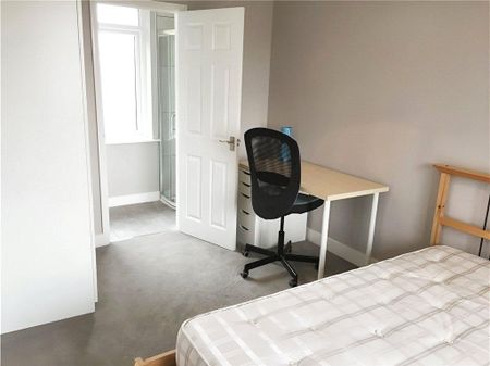 4 bedroom terraced house to rent - Photo 3