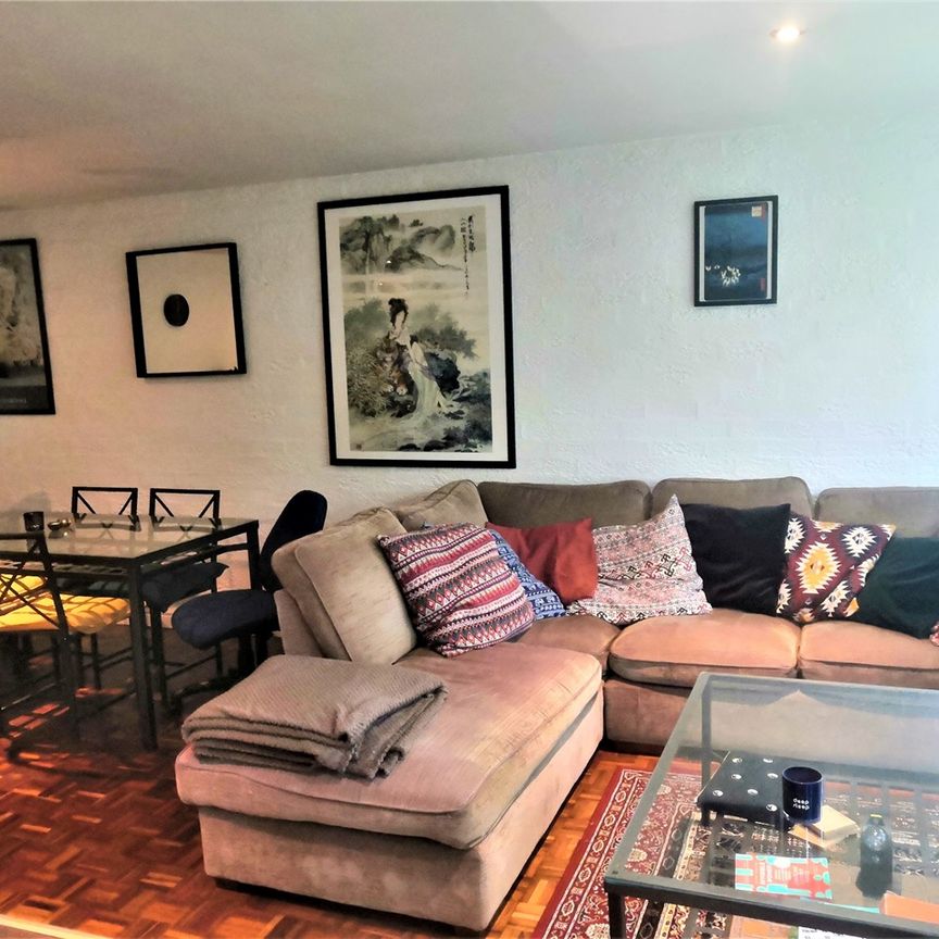 2 Bed Flat, Shaw Lane, LS6 - Photo 1