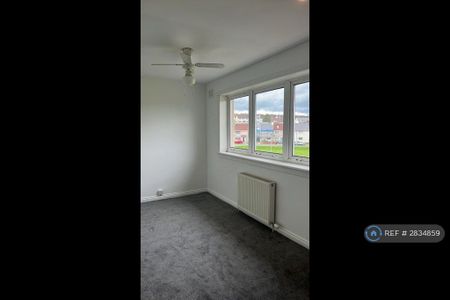 3 bedroom end of terrace house to rent - Photo 4