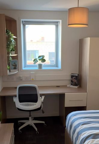 Silver Ensuite - Photo 2