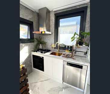 Wonderful Brand New Granny Flat in a Great Spot Fully Furnished Rea... - Photo 5