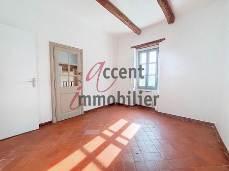 Noves : Mas de 3 chambres avec cour et abri, - Photo 5