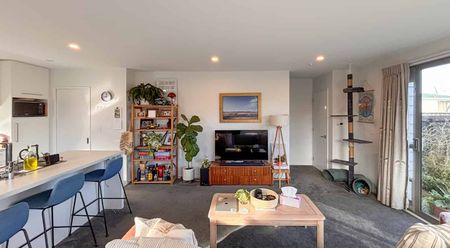 Two Bedroom Two Bathroom Townhouse! - Photo 4