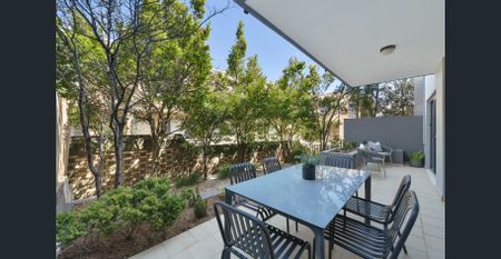 Semi-Like Garden Apartment With Secure Parking, Parkside Living Meets City Convenience With Dual Indoor/Outdoor Living Space Totaling 124sqm - Photo 3