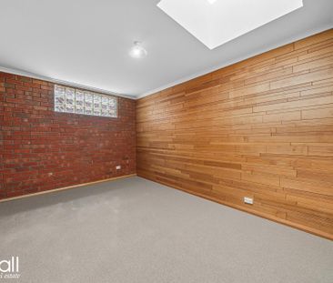 3 Bedroom Apartment Perfectly Positioned On The North Hobart Strip! - Photo 6