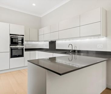 3 bedroom flat to rent - Photo 5