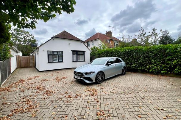4 bedroom detached bungalow to rent - Photo 1