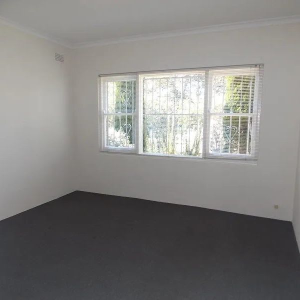 Light-Filled Apartment in a Prime Randwick Location - Photo 1