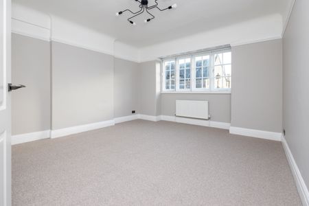 3 bed flat to rent in Richmond Hill, Bournemouth, BH2 - Photo 4