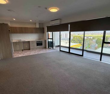 The top floor and one carpark - Photo 1