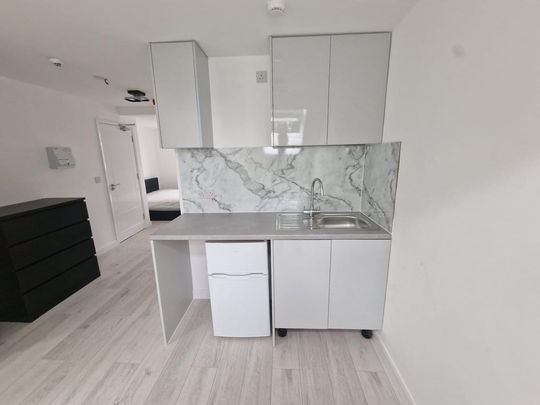 Studio to rent - Photo 1