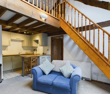 1 bedroom barn conversion to rent - Photo 1