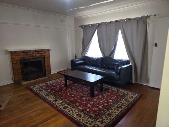 Thomastown - Photo 1