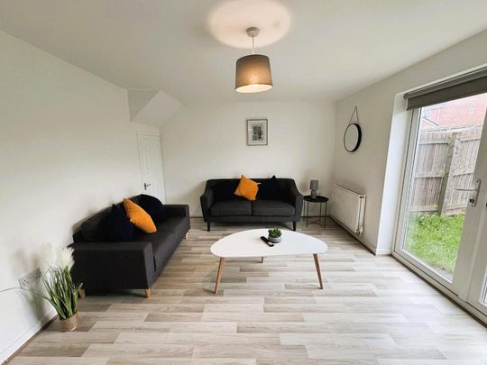 3 bedroom semi-detached house to rent - Photo 1