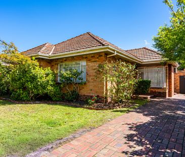 Family Home in Murrumbeena - Photo 5