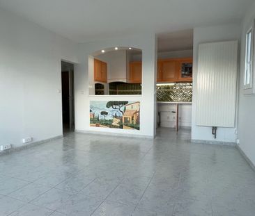 Location Appartement 3 pièces 55m² HYERES 83400 - Photo 4