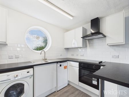 2 bedroom Flat - Walsingham Close, Hatfield - Photo 2
