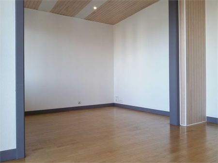 Location Appartement 101.56 M² SAINT-LOUIS 1 240 € - Photo 2