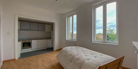 Appartement te huur in Tournai voor € 350 met 8 slaapkamers - Foto 3