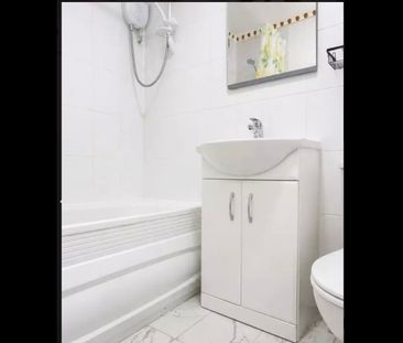 Room in a Shared Flat, Craven Road, W2 - Photo 3
