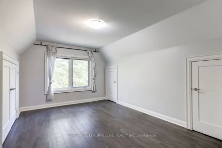 269 Leslie Street #3rd floor - Photo 2