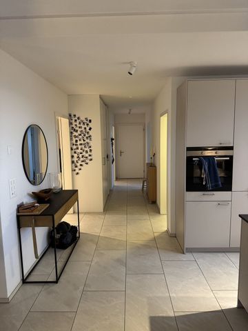 4-ROOM APARTMENT WITH DUPLEX IN PFAFFHAUSEN (ZH), FURNISHED, TEMPORARY - Photo 4