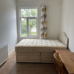 Room in a Shared Flat, Stockport Road, M12 - Photo 2