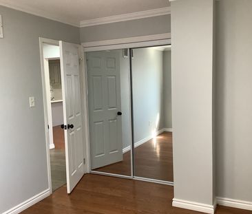 For Lease - 17 Dunsmore Lane, Barrie, Ontario - Photo 4