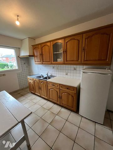 DOURGES: centre-ville maison de type 4 à 900 euros - Photo 4