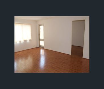 Excellent Condition Unit In Convenient Location ! - Photo 3