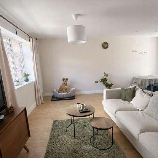 Lela Avenue, Hounslow, TW4 - Photo 1