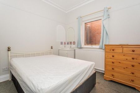 17 Rugby Road, Belfast, BT7 1PT - Photo 4