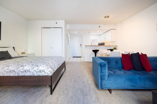 Rue De Bullion - Photo 1