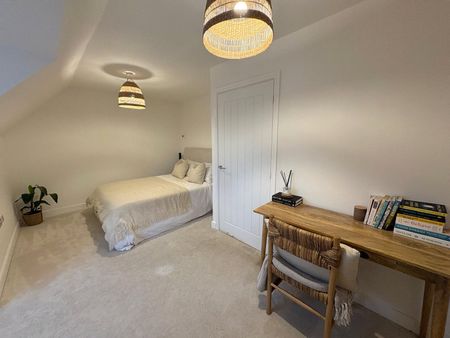 Hardinge Close, Wellesley, Aldershot, Hampshire, GU11 - Photo 5