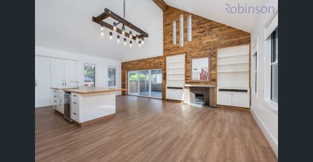 Fully renovated four bedroom home with in heart of Maryville - Photo 2