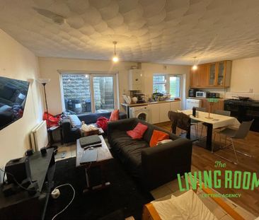 6 bedroom house to rent - Photo 2